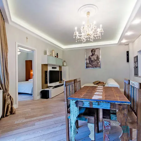 Royal Neptun Park Apartment *