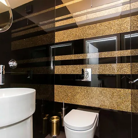 Royal Neptun Park Apartment *