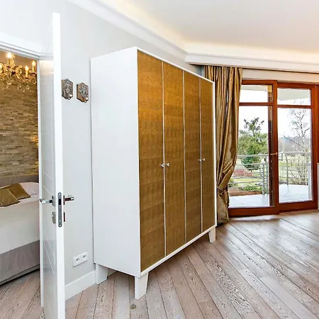 Royal Neptun Park Apartment *